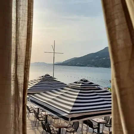 Onar Beachfront Residence, Loutraki Exterior foto